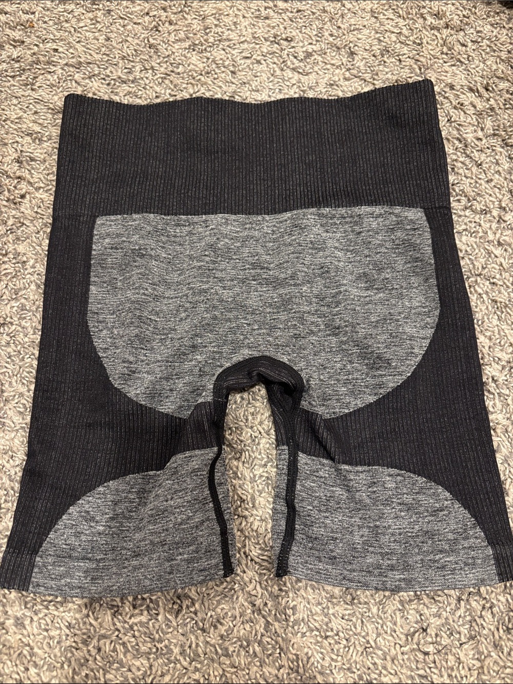 High-Waist Seamless Bike Shorts in Black & Gray